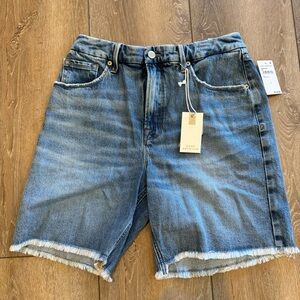 NWT Women’s Good American ‘Good 90's Bermuda’ high-rise denim shorts — 8/29